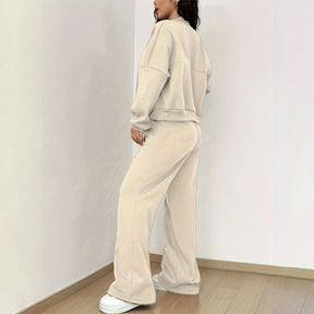 Chic set: Waistcoat and wide-leg pants
